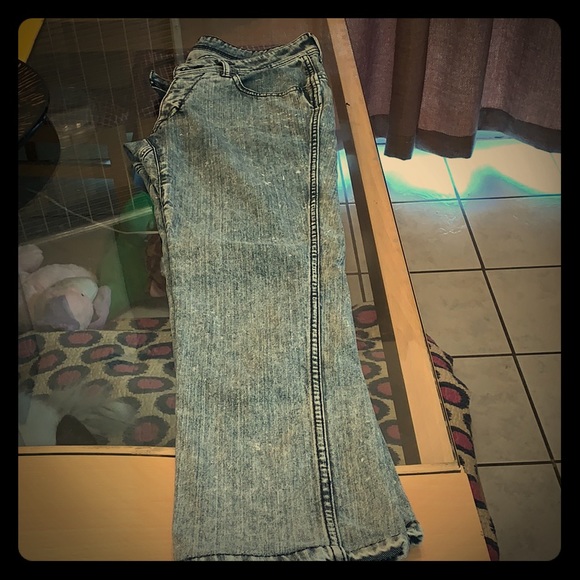 Men's Volcom Jeans (light gray+ stained design) - Picture 2 of 6